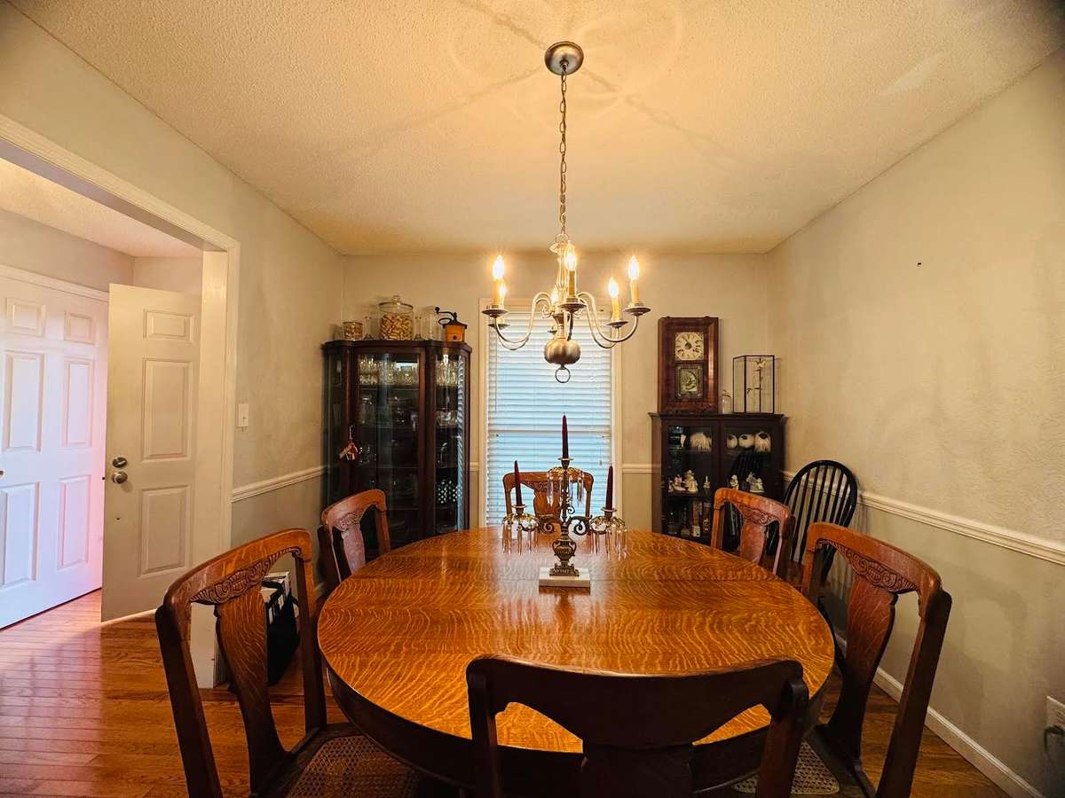 ANOTHER LOOK AT THE SPACIOUS DINING AREA