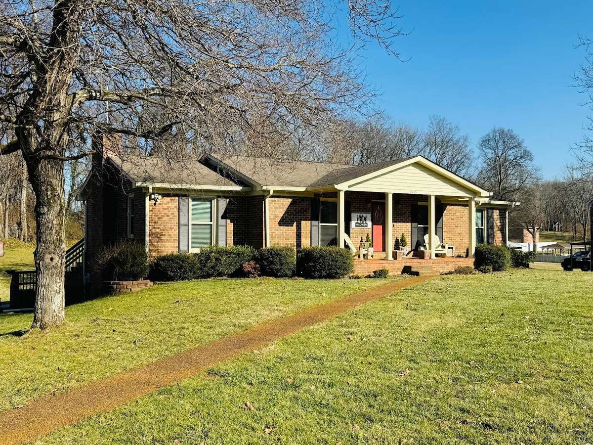 PRICE JUST REDUCED ON THIS CLASSIC-STYLE HOME IN A FABULOUS AREA OF COLUMBIA!