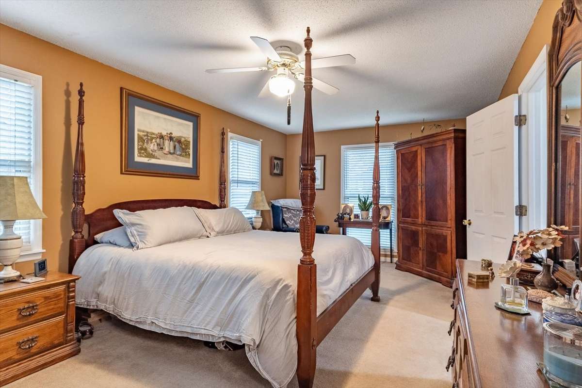 OH MY!! THE PRIMARY BEDROOM IS SO ROOMY!! ACCOMMODATES A KING BED