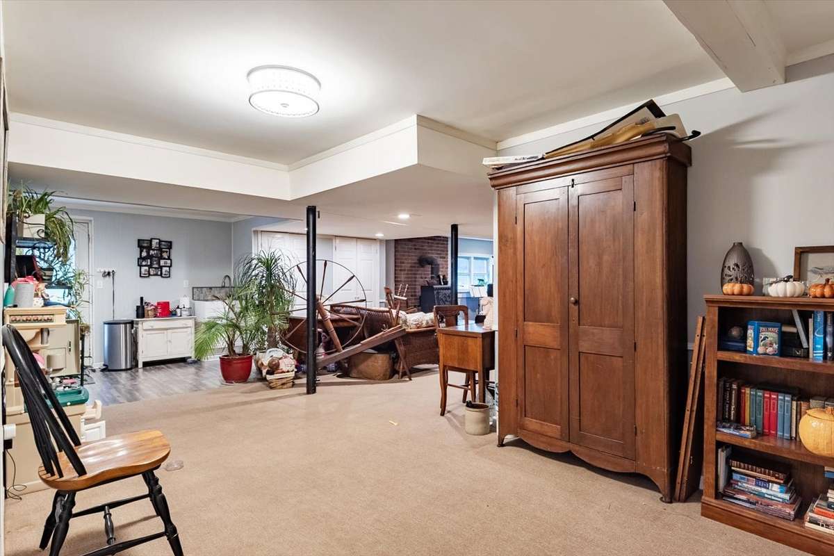 SPACIOUS & ACCOMMODATING!!