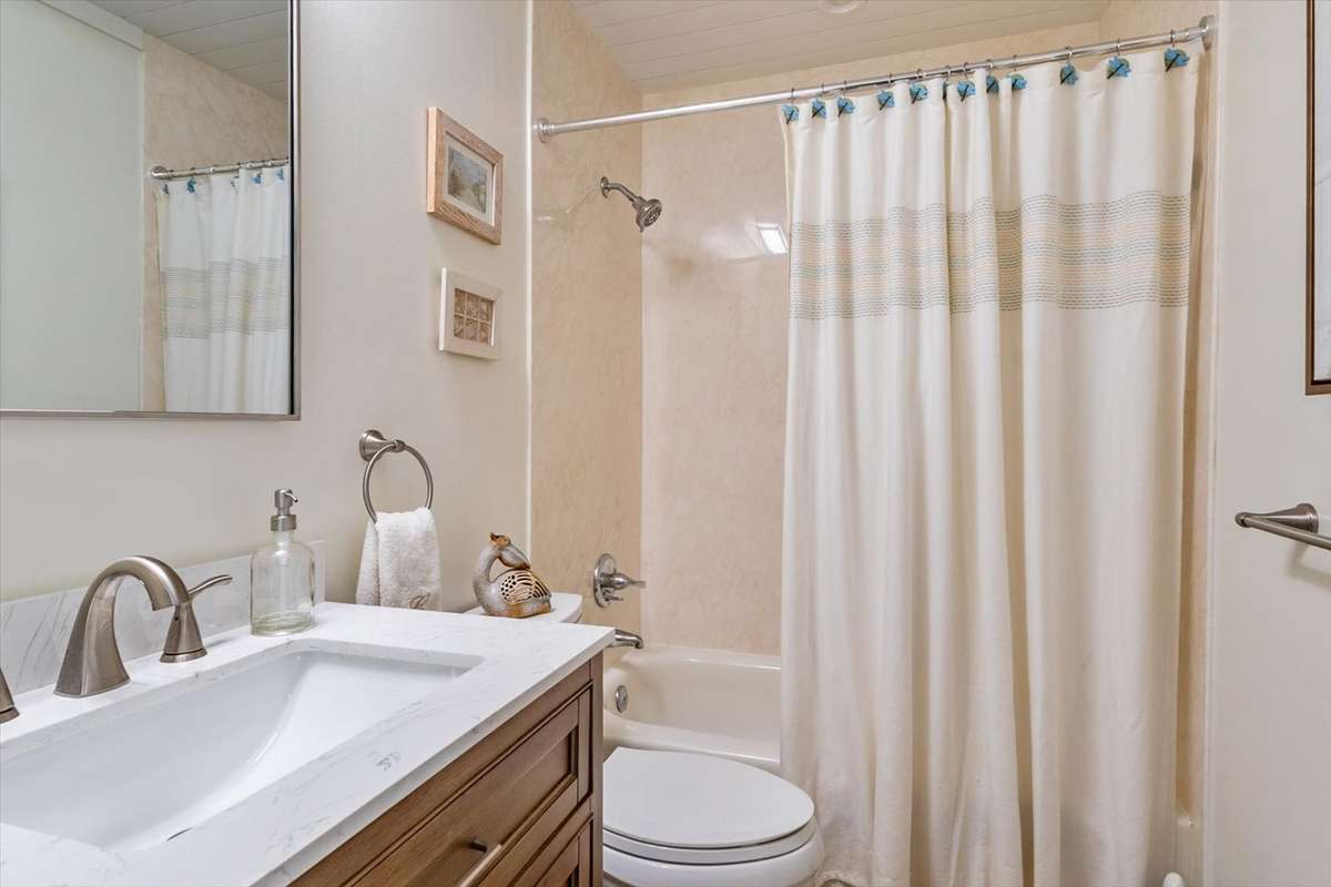CHILD/GUEST BATHROOM