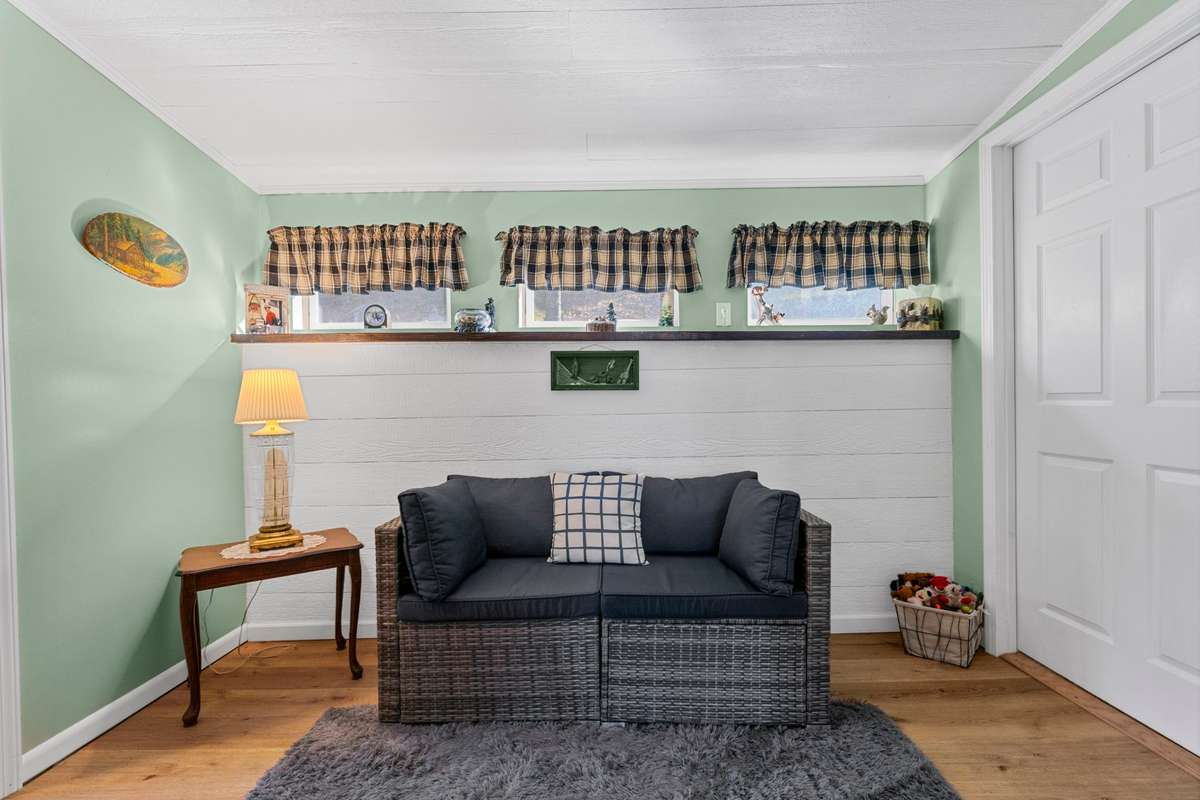 Bonus room / Office.