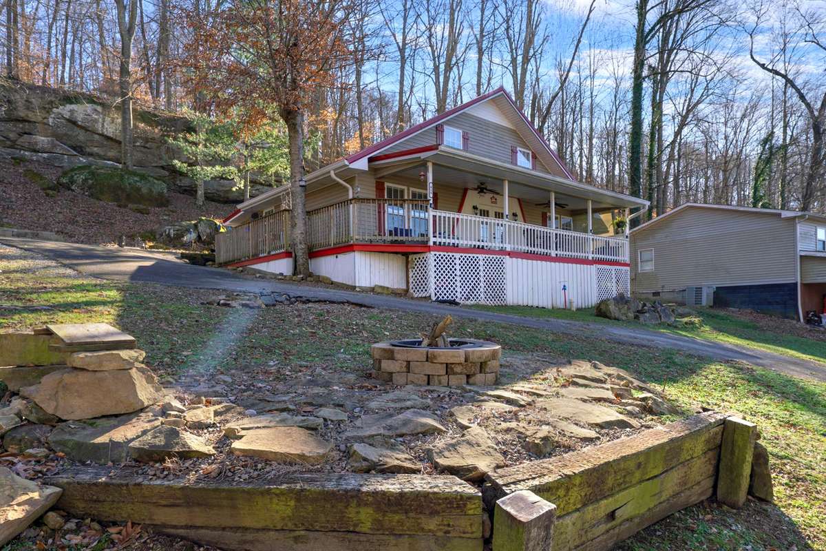 419 Jackie Dukes is comprised of 2 lake view lots overlooking popular Whiskey Bay on Lake Malone.