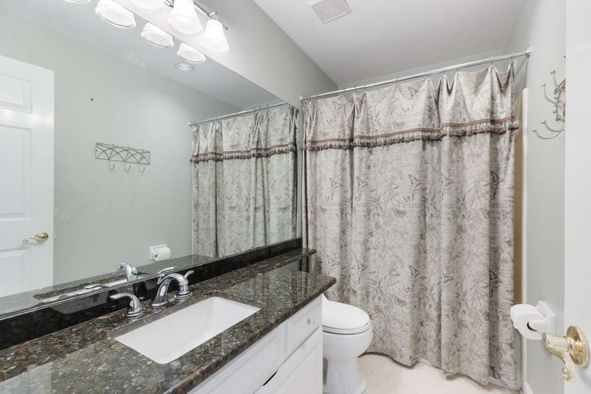 Full bath upstairs