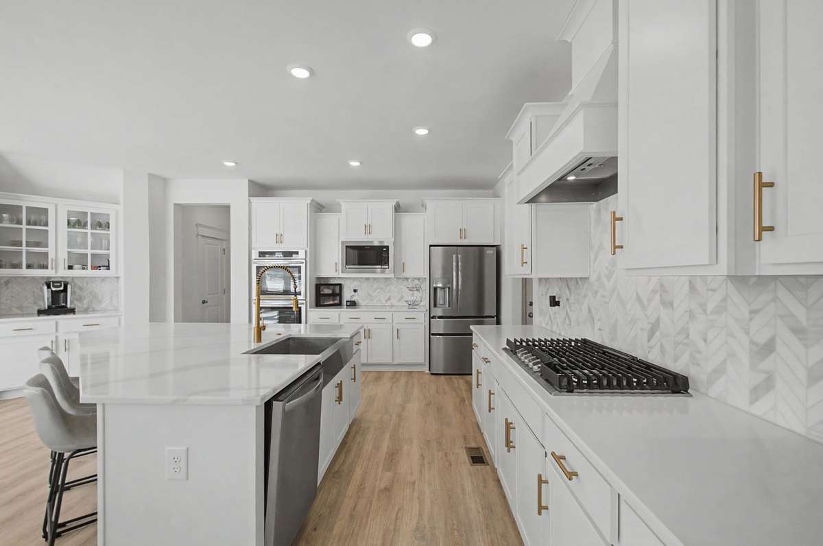 Large gas cooktop-lots of counter space too!