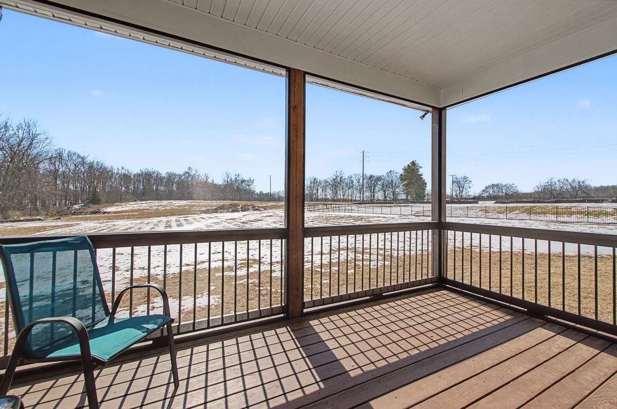 Large screened in porch off of the kitchen/family room