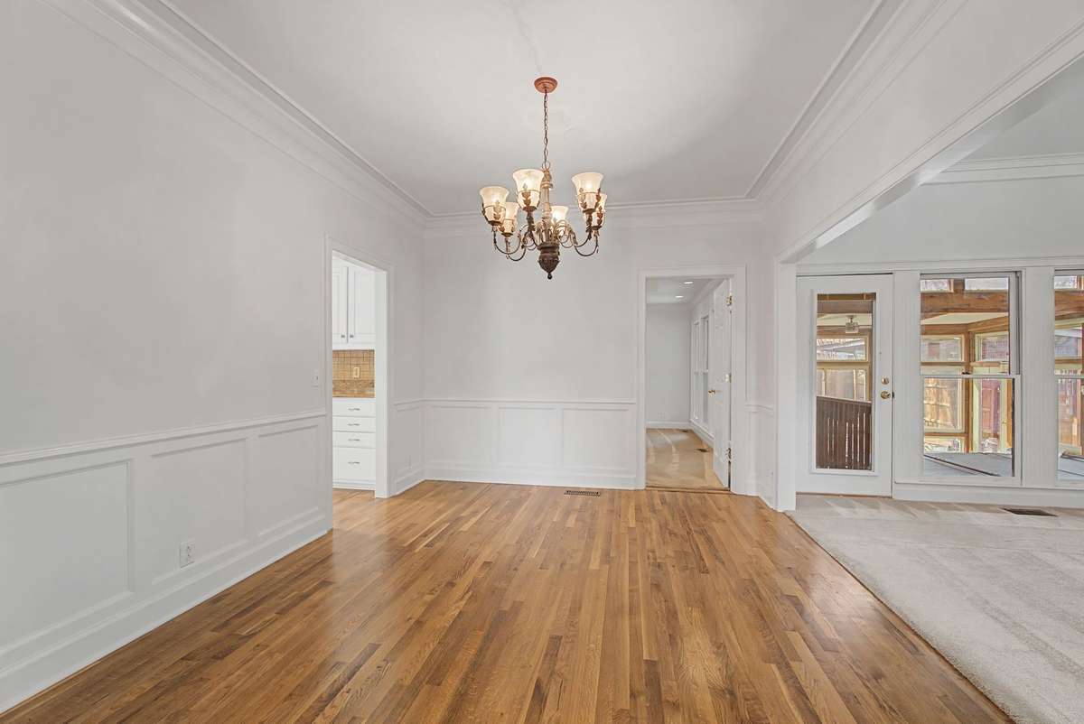 Spacious dining room right off of the kitchen.