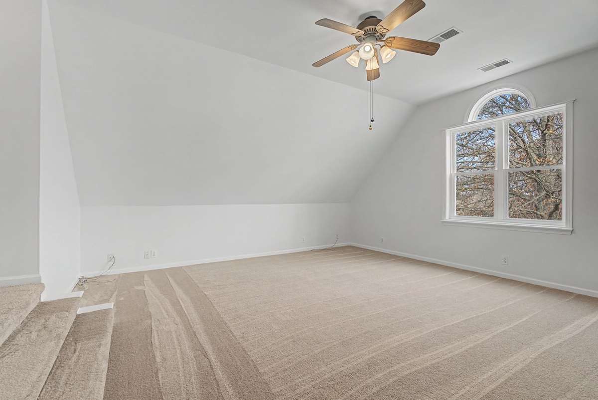 Huge bonus room that could be used as a 5th bedroom.
