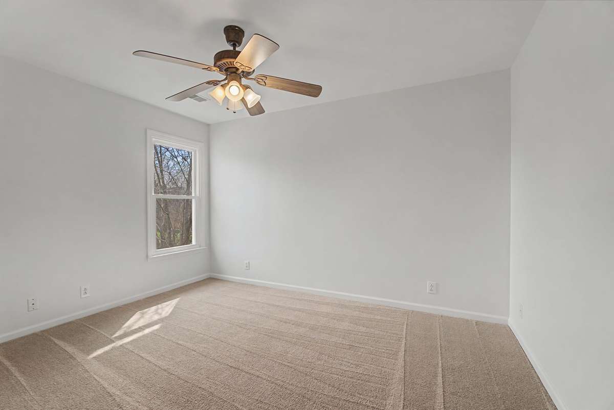 Upstairs bedroom.