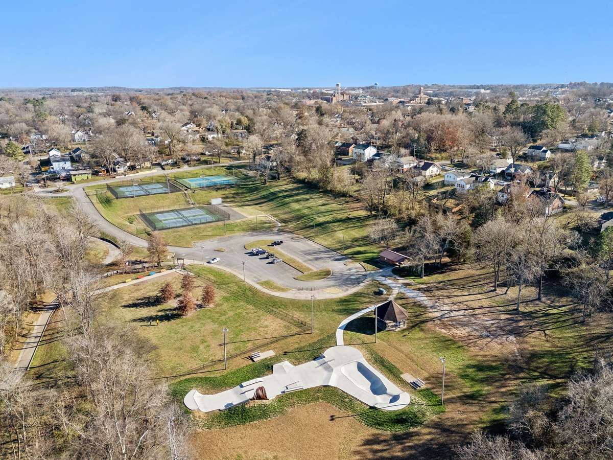 Nearby park with tennis and skate courts