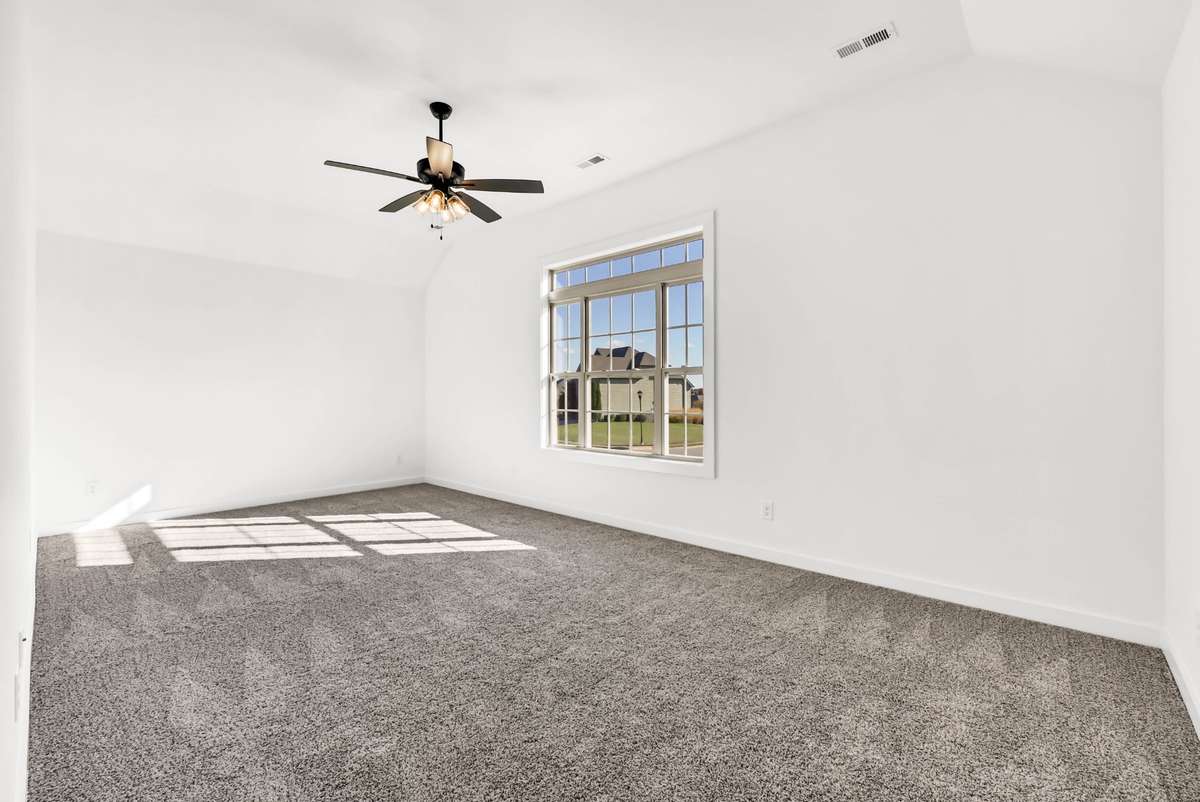 Spacious Bonus room