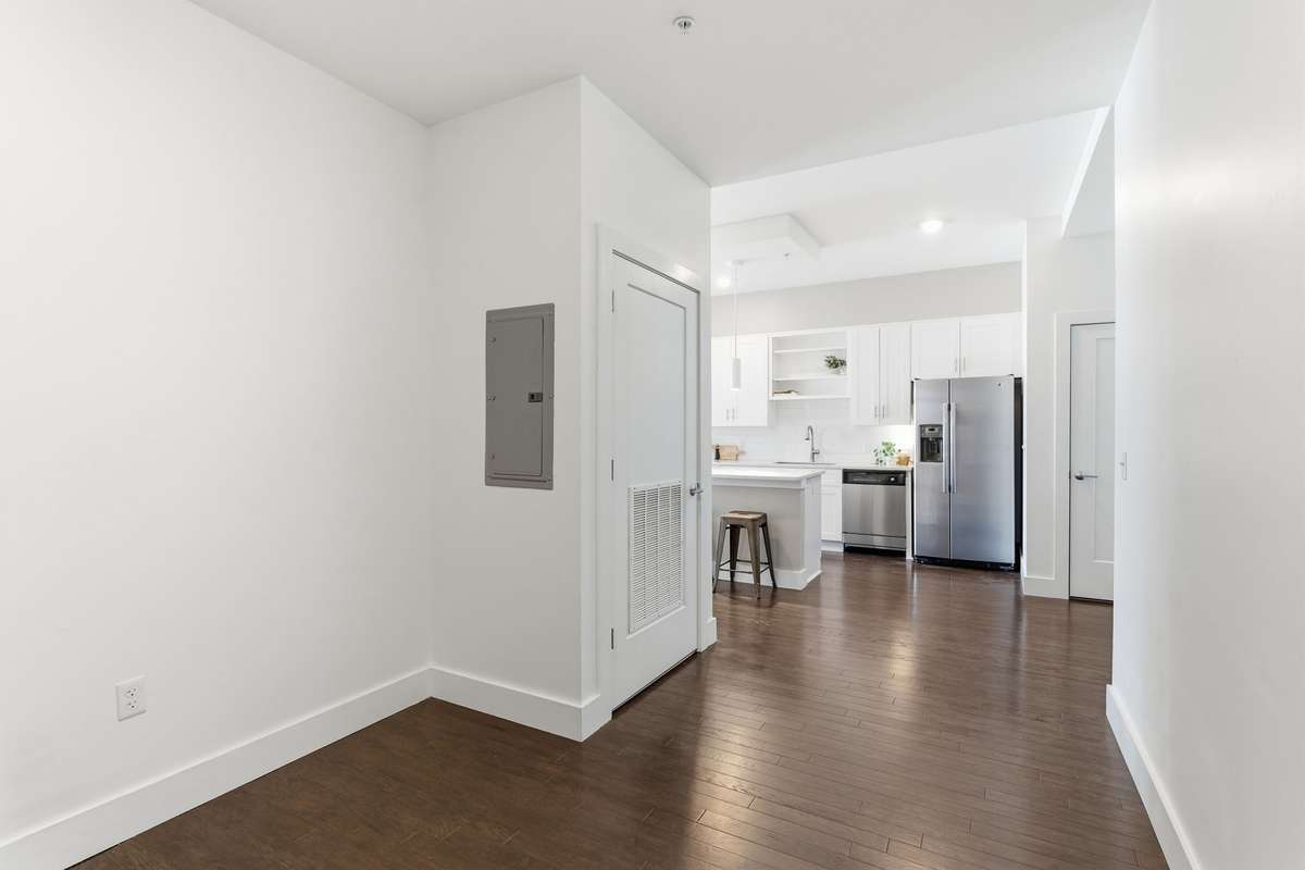 Den/flex room or great office space!