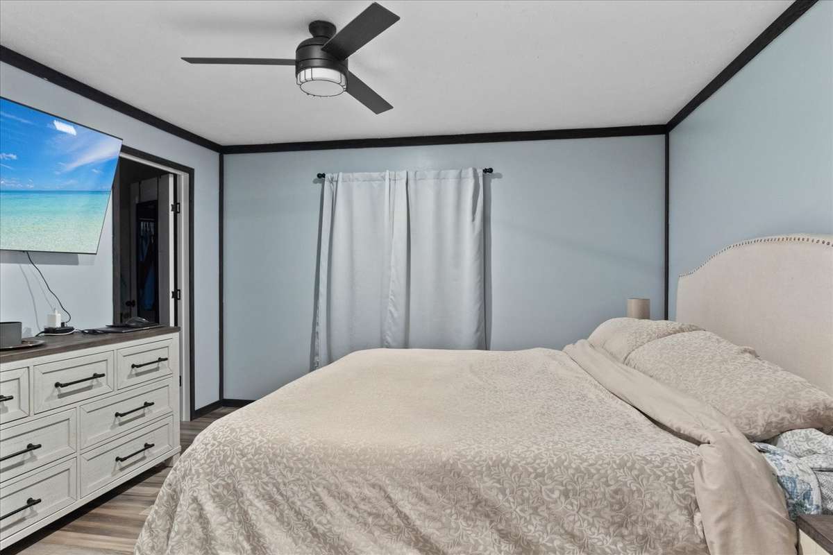 Master Bedroom TV can Stay