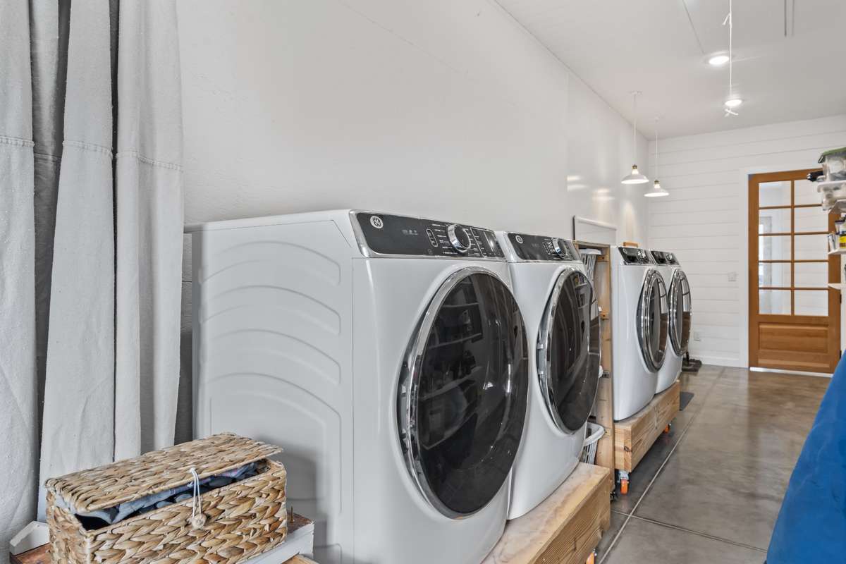 Laundry/utility room
