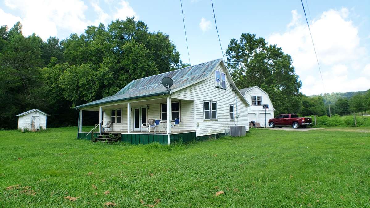 8256 Eaton Hollow (vacant and boarded up)