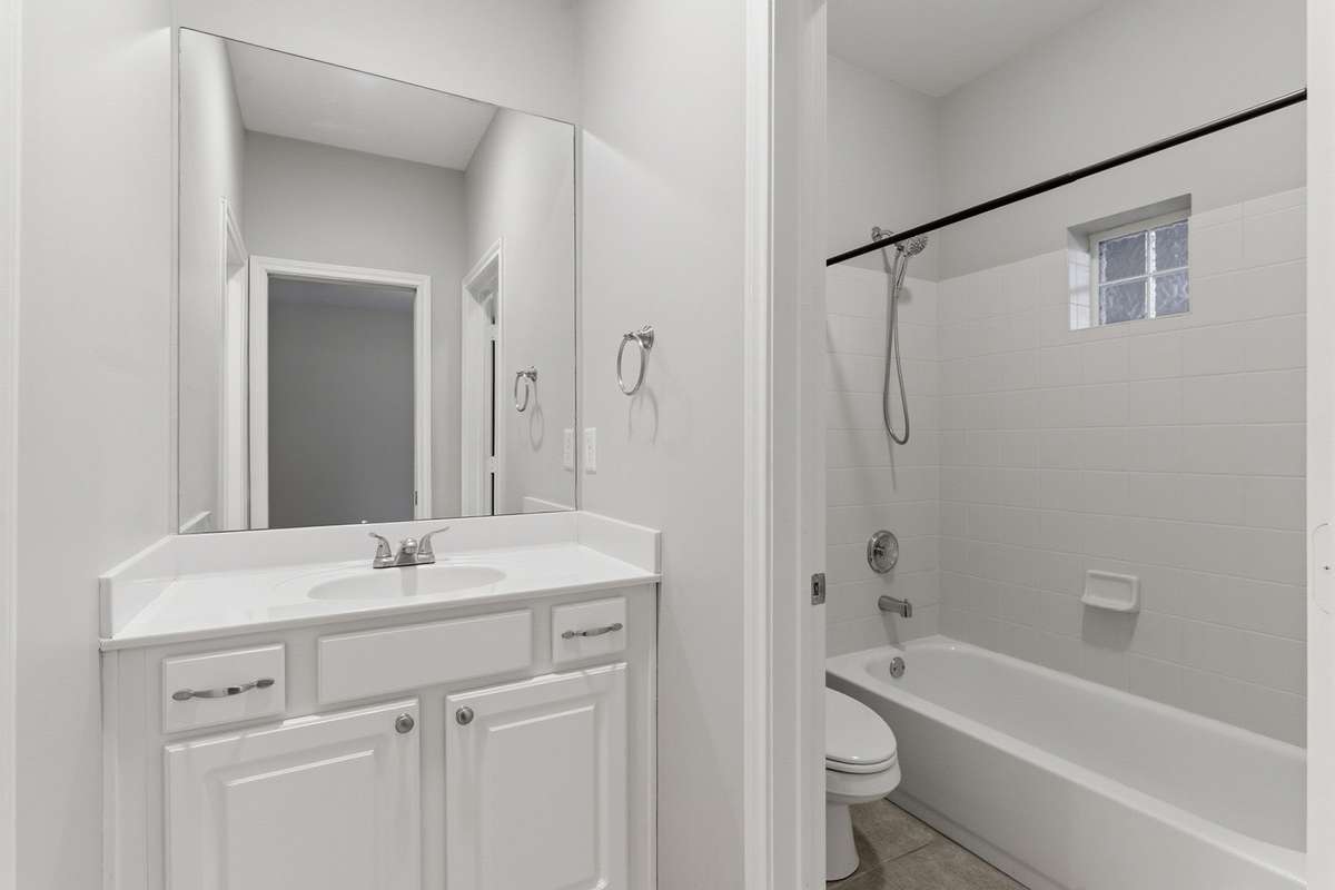 Private full bath in the 2nd bedroom