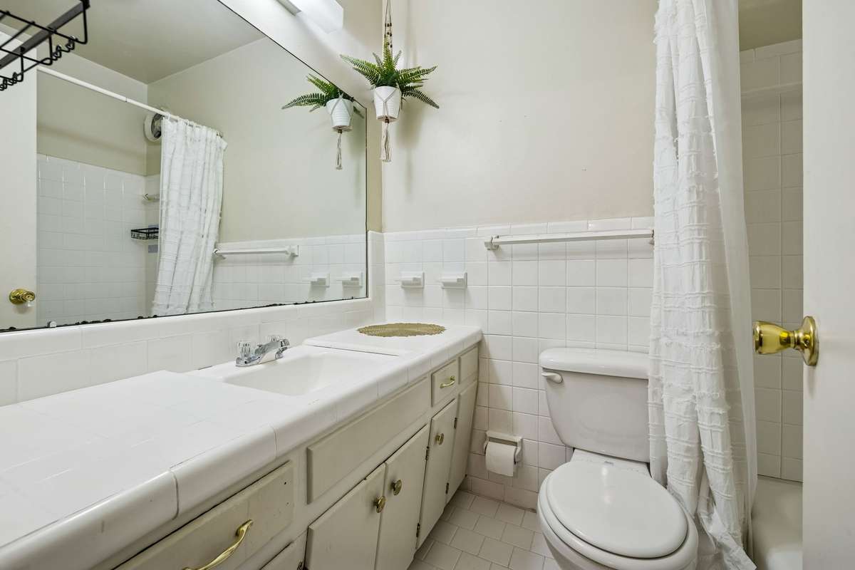 Full bathroom