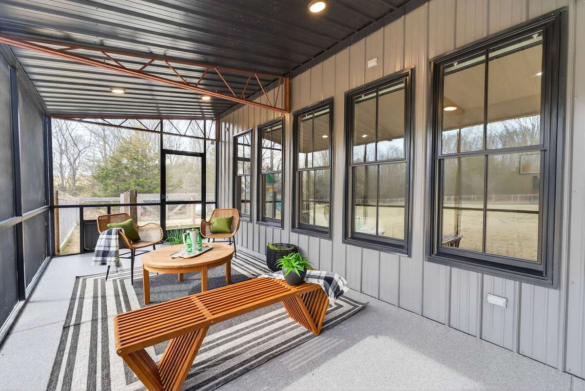 Large Screened in Back Porch