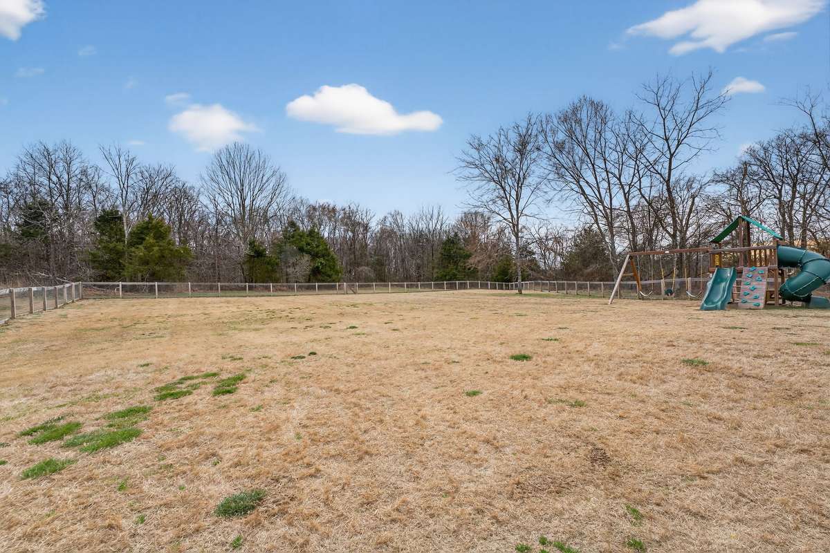 Large Back Yard - Fully Irrigated