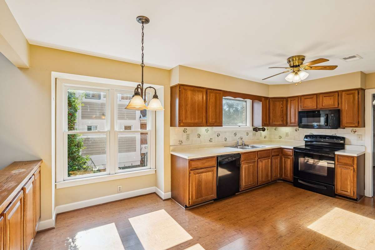 Eat in kitchen
