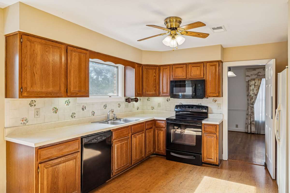 Bright Kitchen