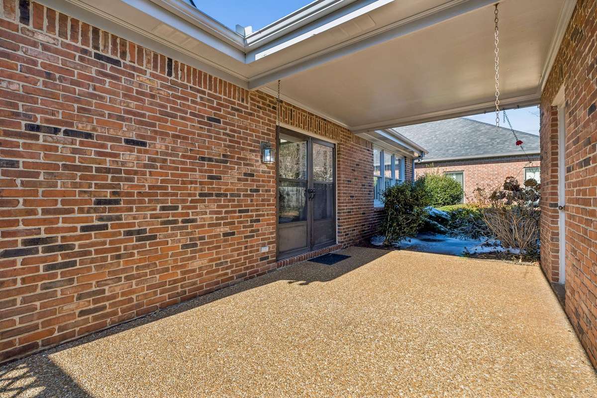 Beautiful breezeway patio