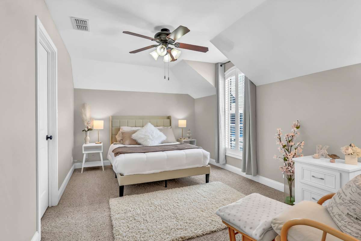 BEDROOM 2 W/ WALK-IN CLOSET