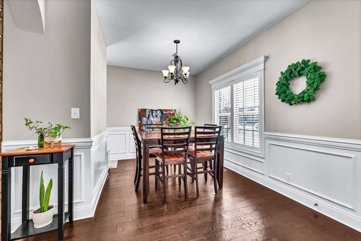 FORMAL DINING ROOM