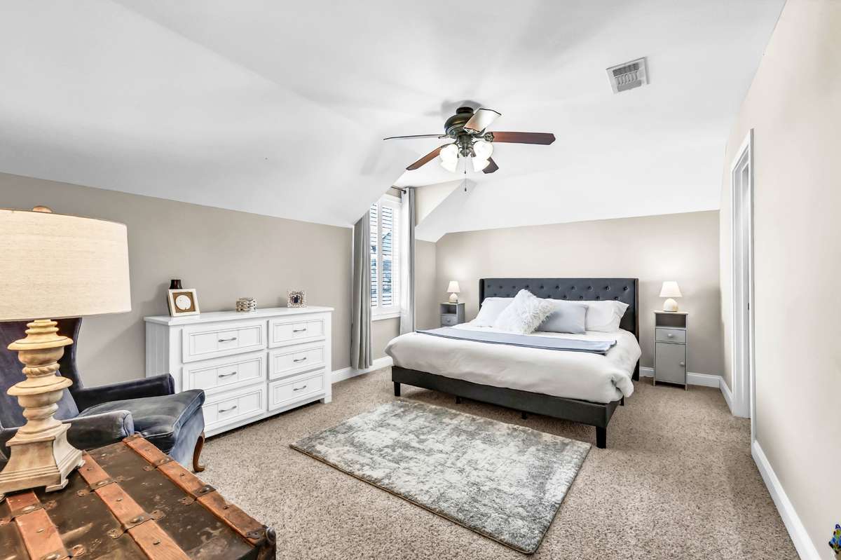 BEDROOM 3 W/ WALK-IN CLOSET