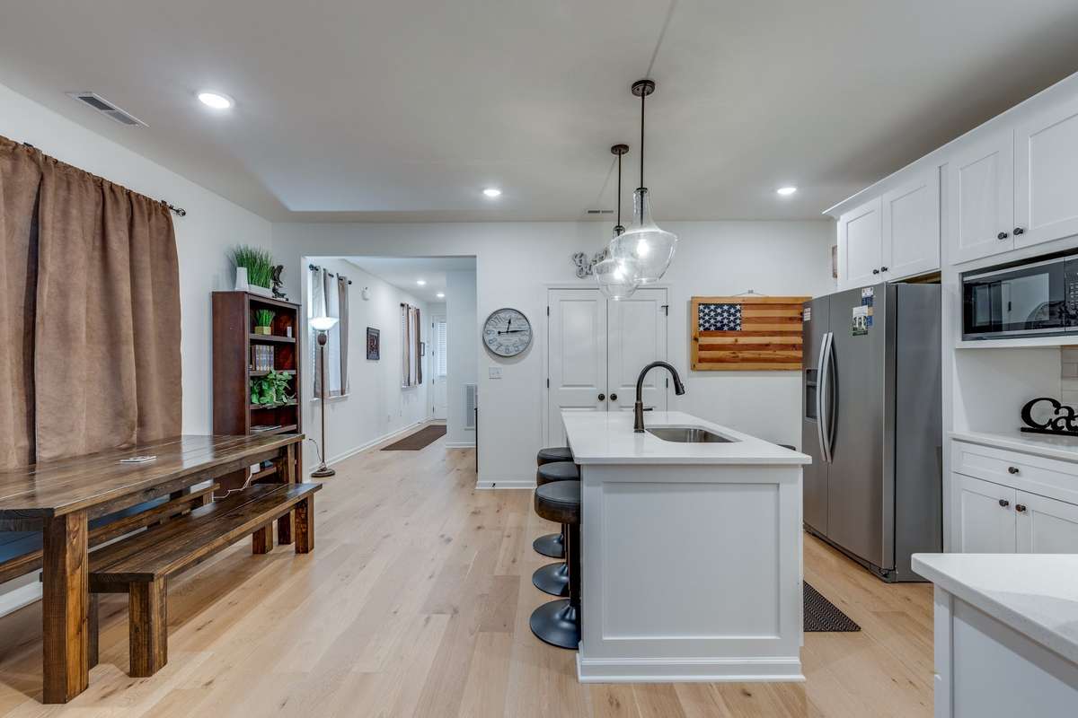 Kitchen & Dinning