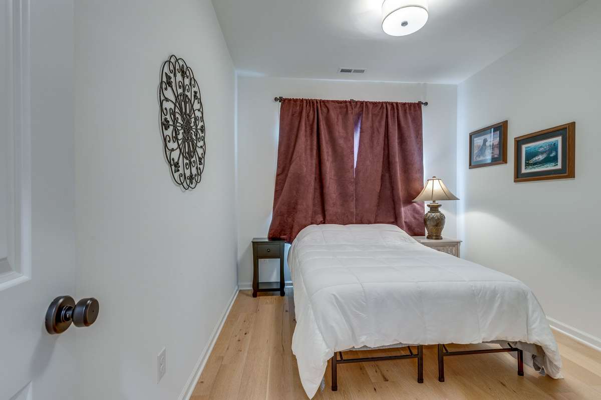 Secondary bedroom