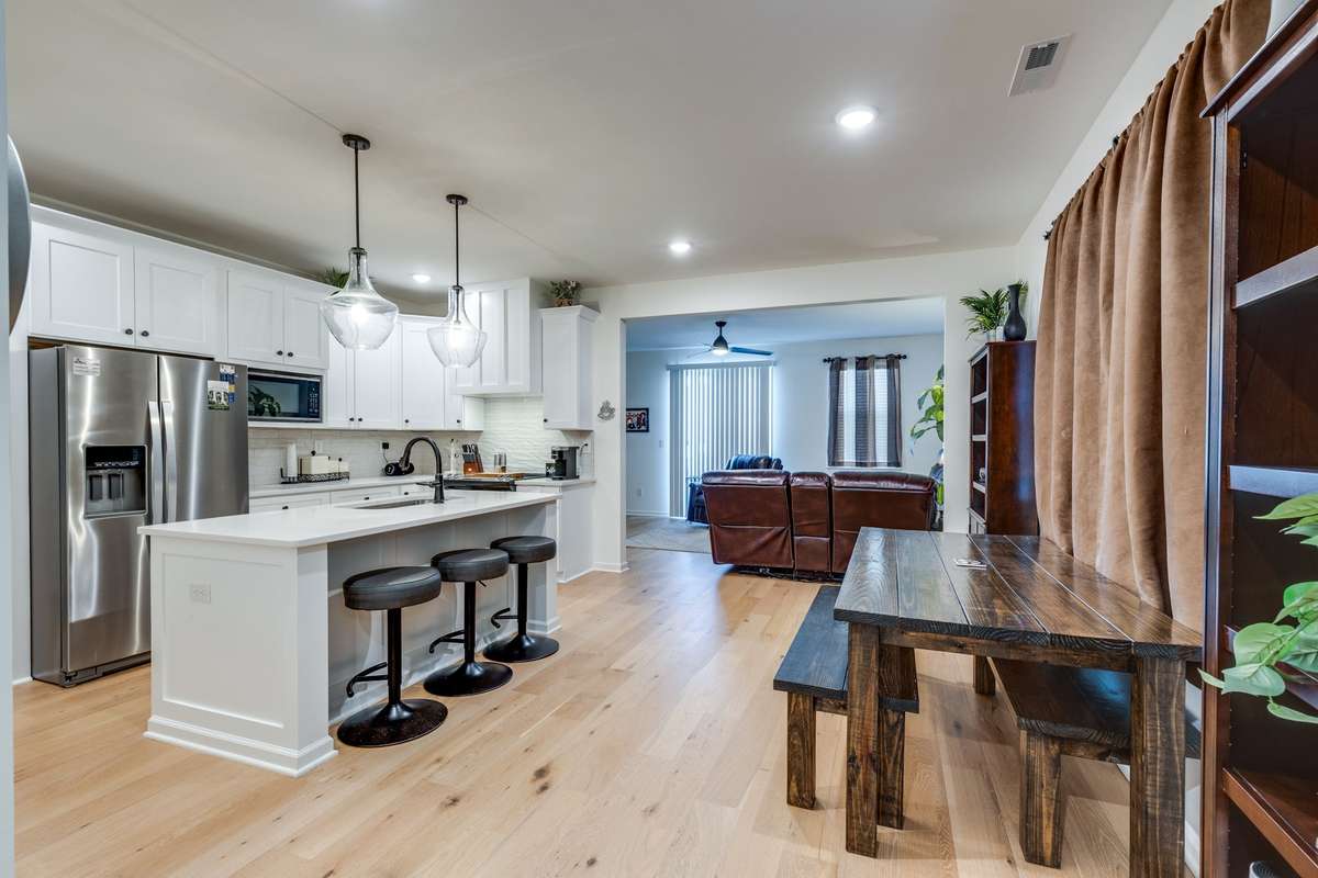 Kitchen & Dinning