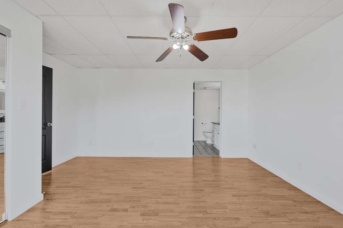 Basement primary suite