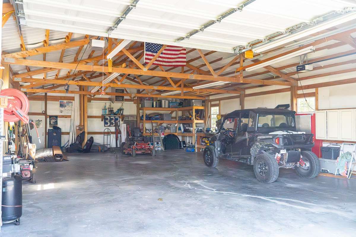Detached garage