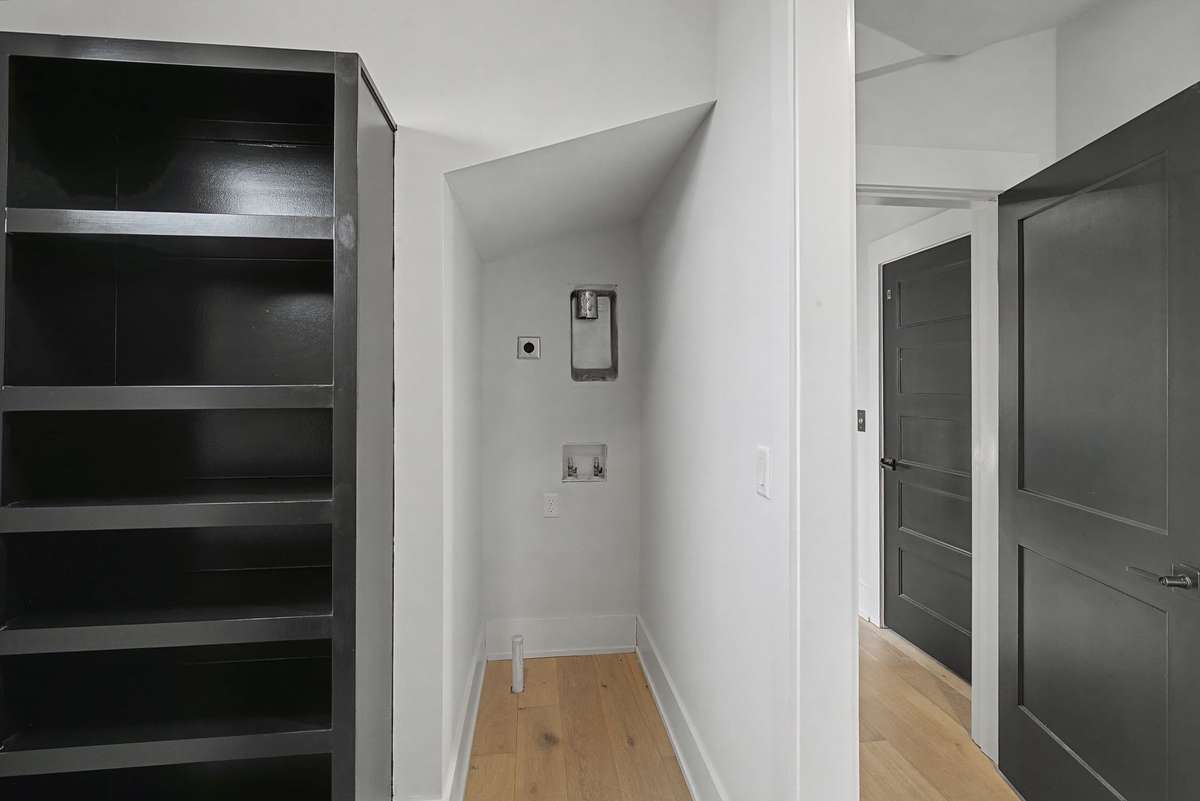 Primary bedroom closet has its own w/d hook ups.