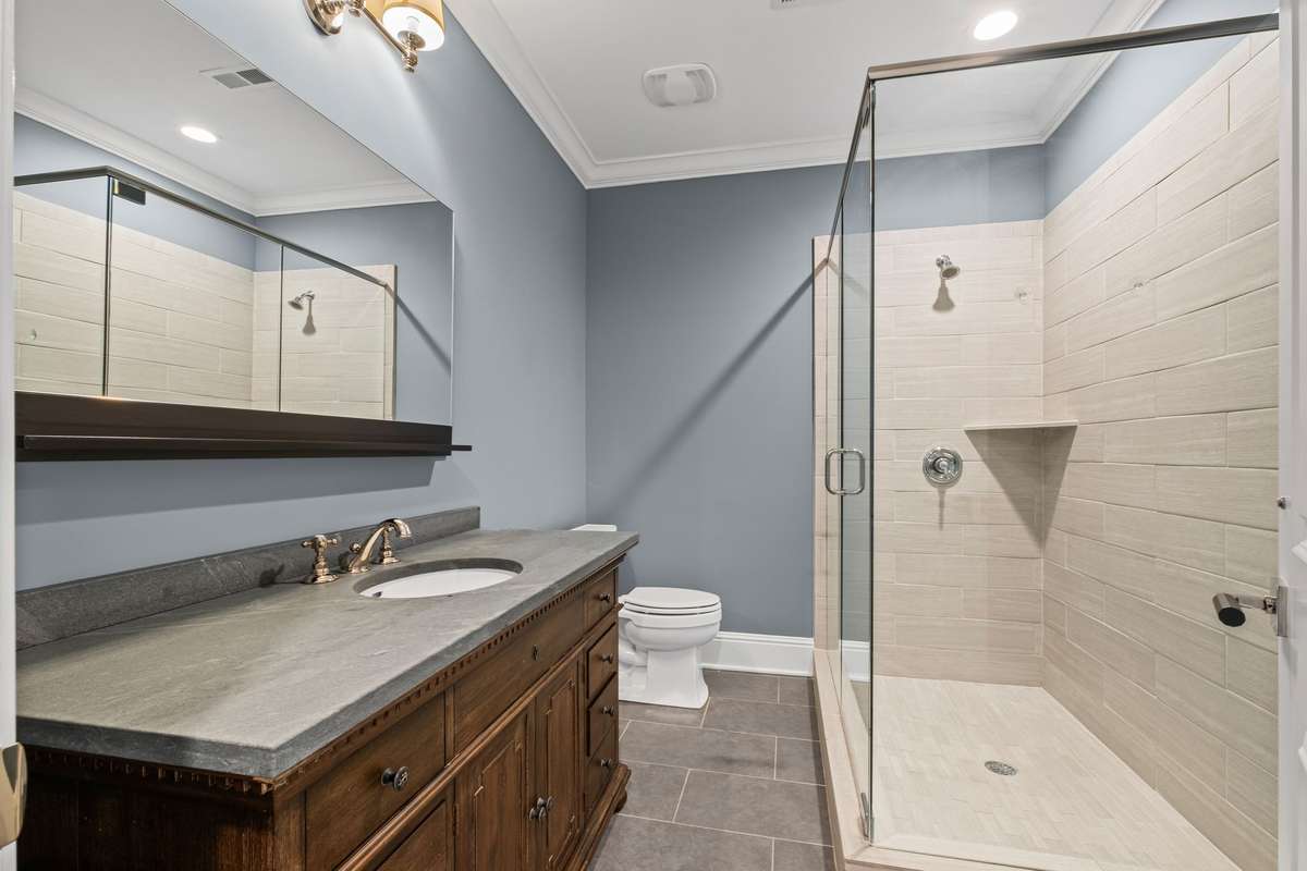 Private guest bathroom.
