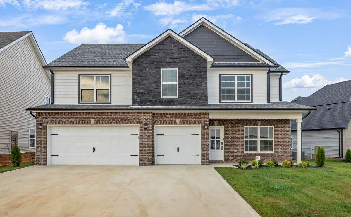 Sample photos of home plan ONLY. Finishes may vary.