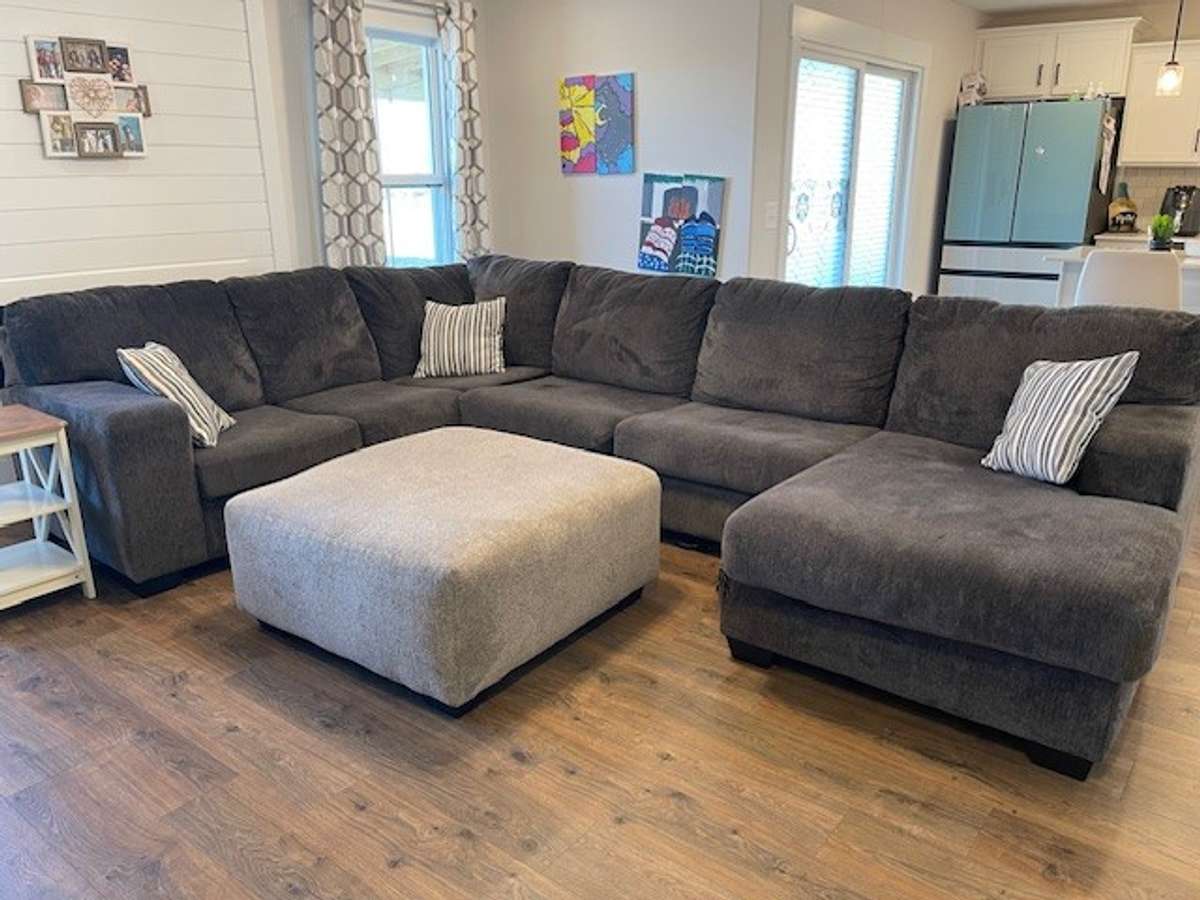 Great room has ventless Fireplace