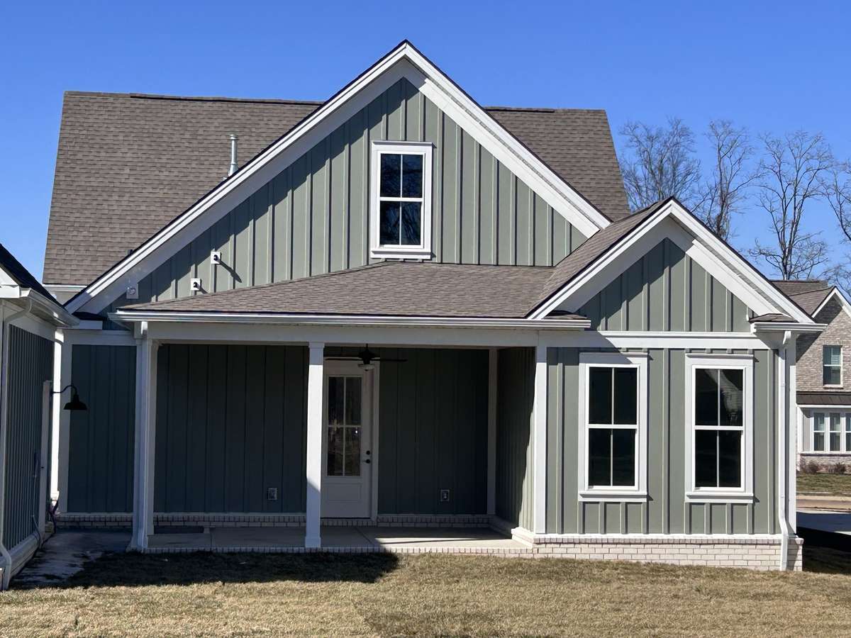 Nice private covered back porch