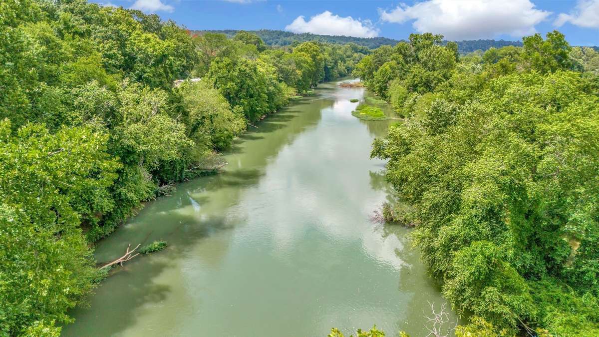 PERFECT SPOT FOR A BUYER WHO IS IN A HIGH RISE OFFICE ALL WEEK... This is Literally a Little Slice of Heaven for the Weekend Life!