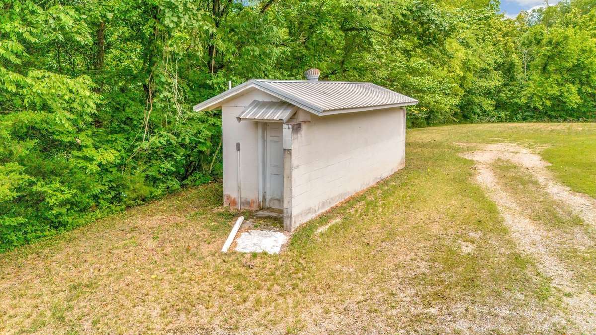 RIVER PARADISE!!!
6.95 Acres+/- Fronting a Picturesque Section of the Buffalo River