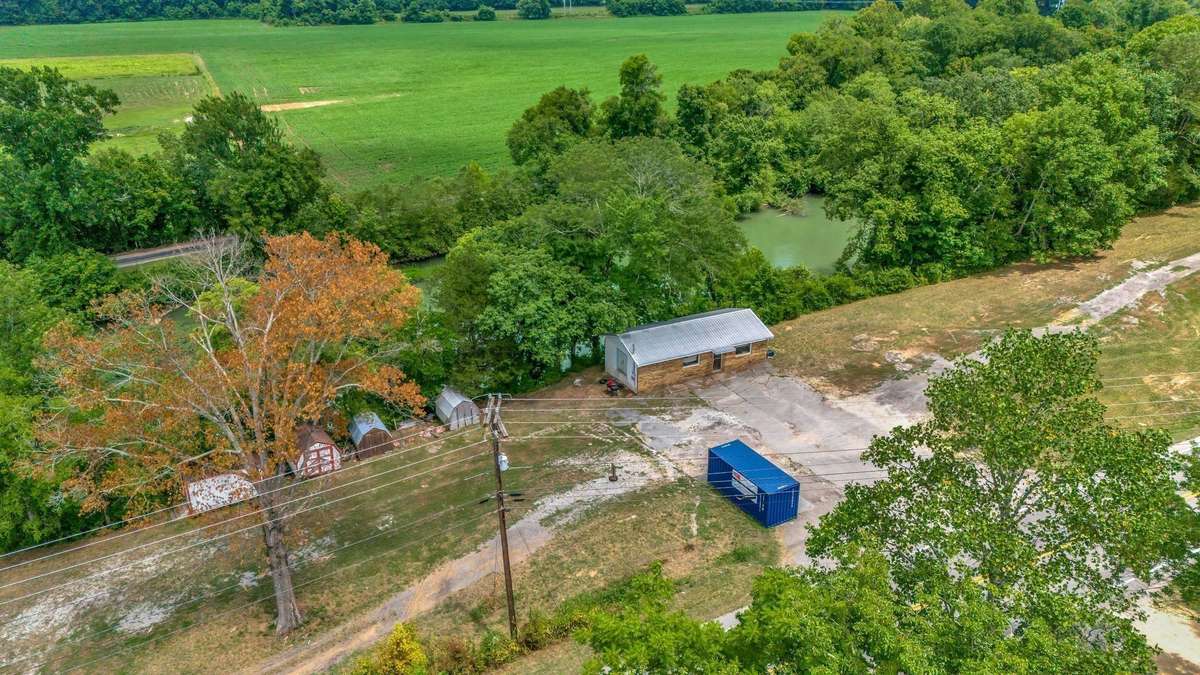 FORMER Heath's Canoe Rentals that was a Local Landmark for 39 Years!!!
6.95 Acres+/- Fronting a Picturesque Section of the Buffalo River
