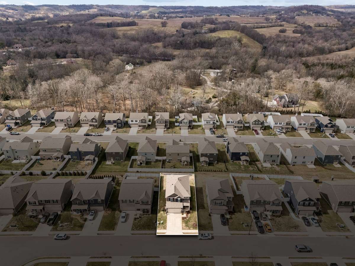 Prime Location - Minutes to The Crossings of Spring Hill and Historic Downtown Columbia for shopping and dining!