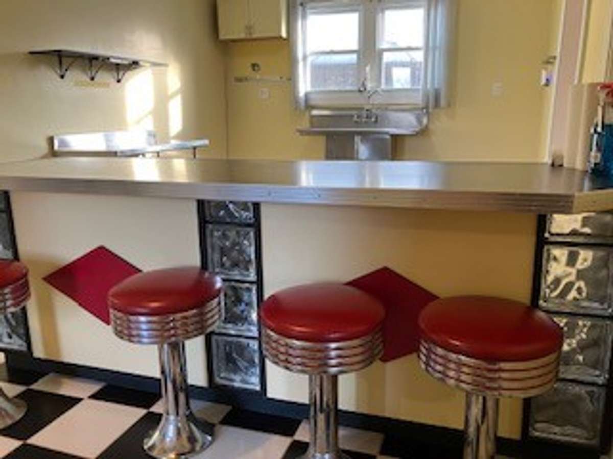 Kitchen bar