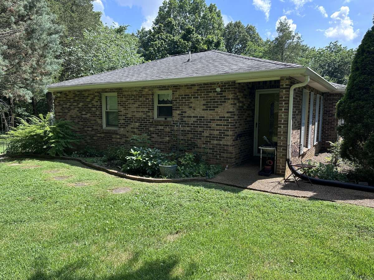 Separate entrance to apartment