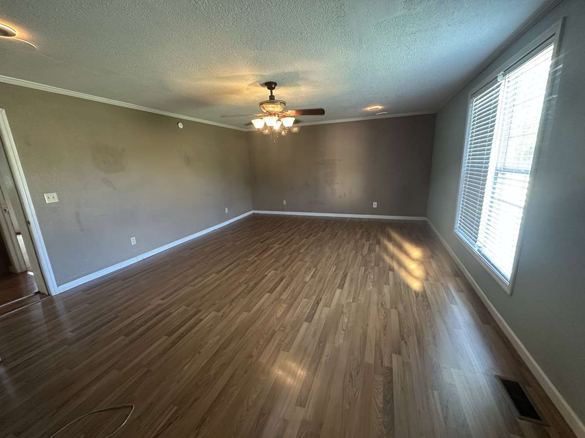 Primary bedroom faces back yard