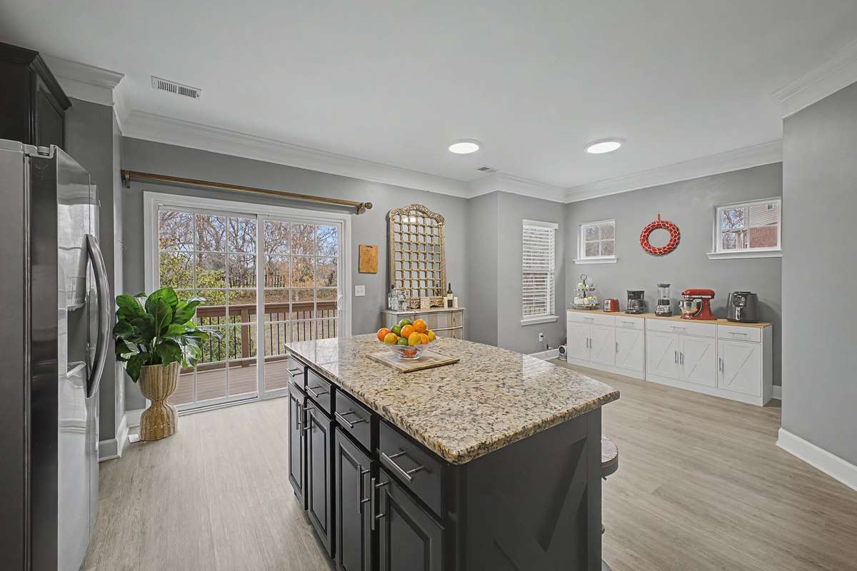 Extra flex space off the kitchen