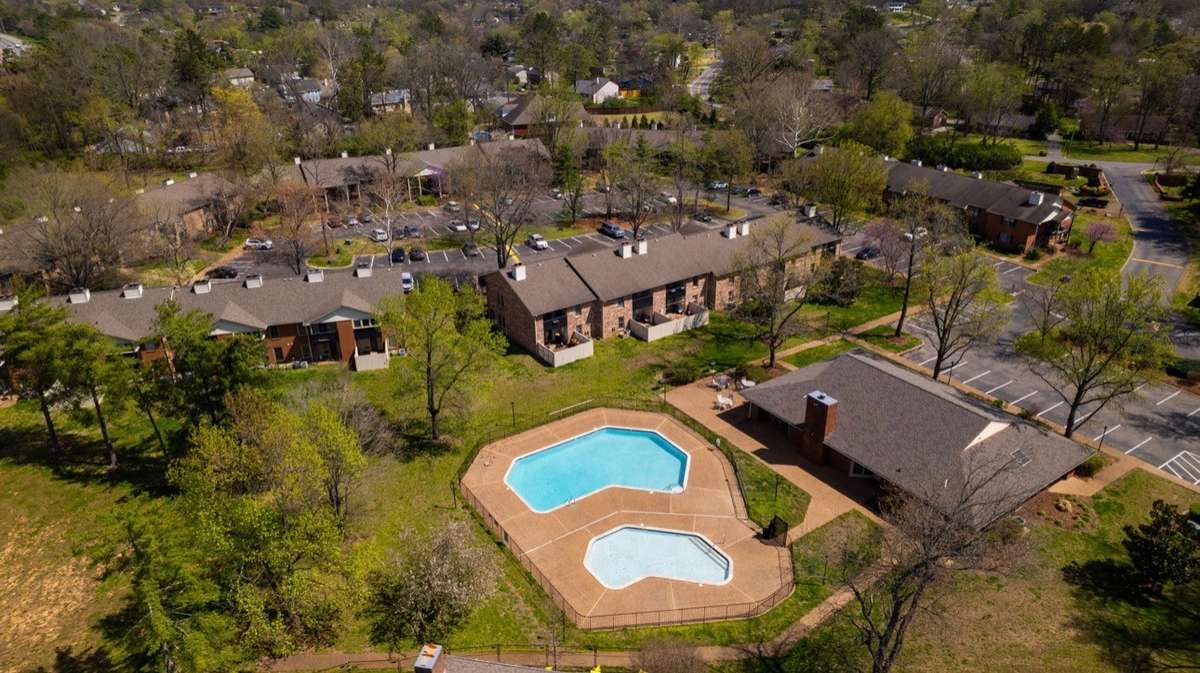 Community Pool & Clubhouse.