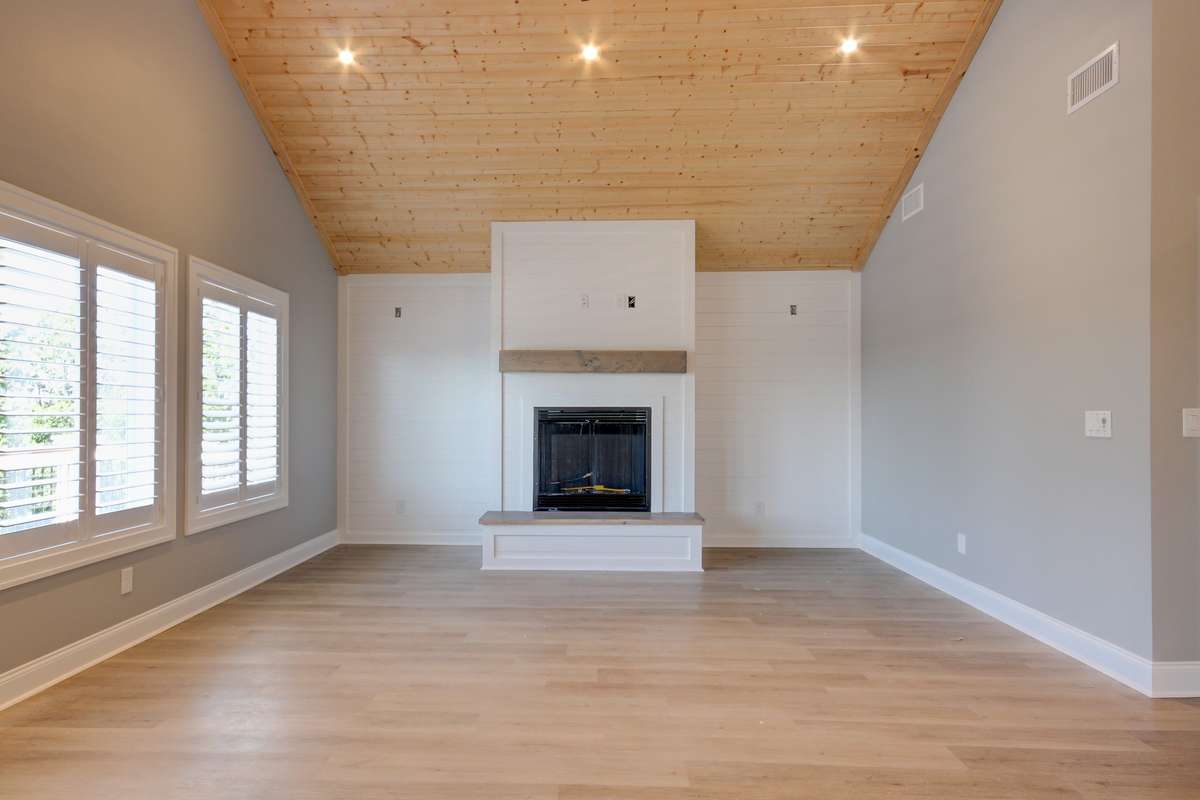 this property has two gas fireplaces