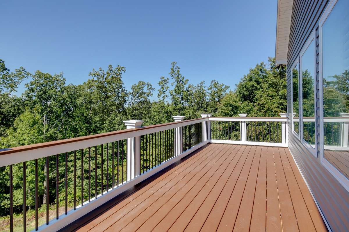 Huge Trex deck